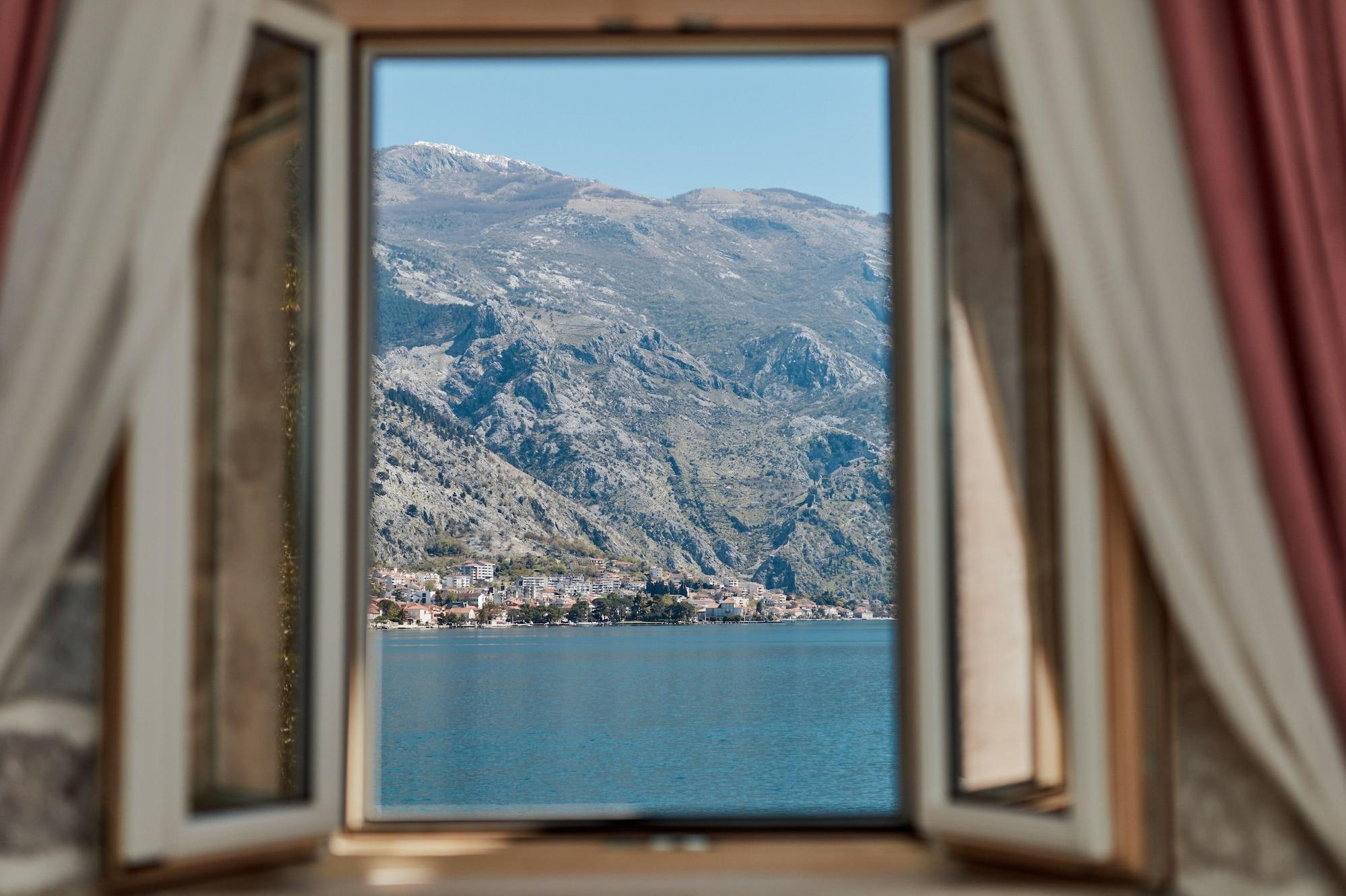 Hotel Libertas Kotor Exterior foto