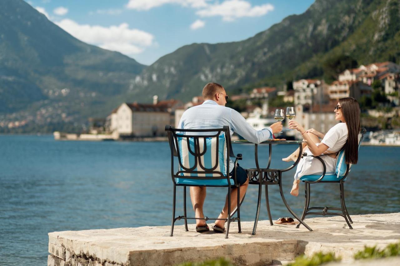 Hotel Libertas Kotor Exterior foto