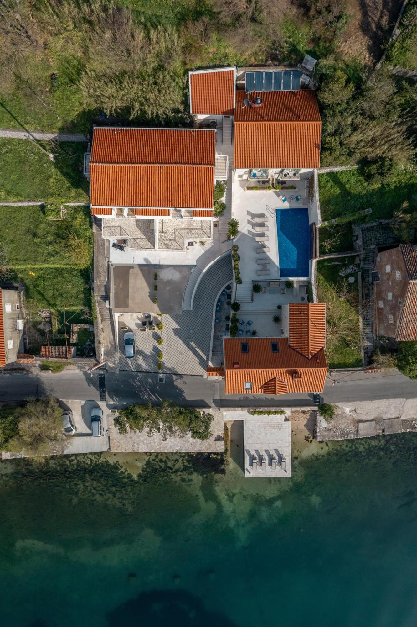 Hotel Libertas Kotor Exterior foto
