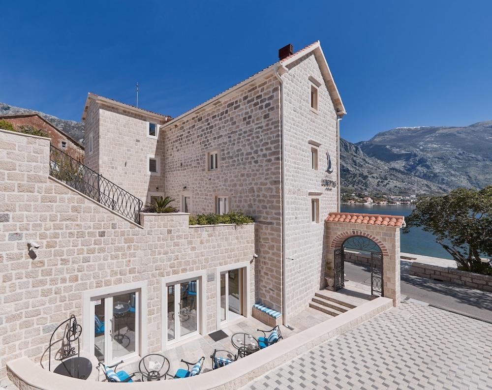Hotel Libertas Kotor Exterior foto